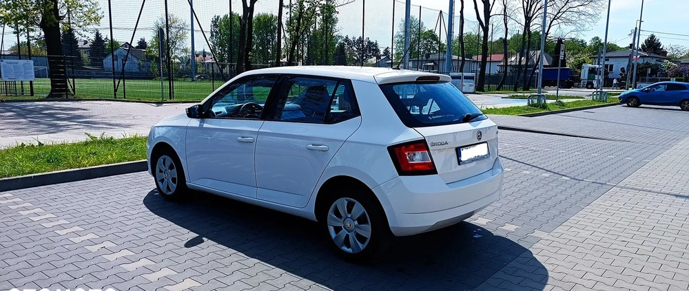 Skoda Fabia cena 19900 przebieg: 270000, rok produkcji 2015 z Radzymin małe 37